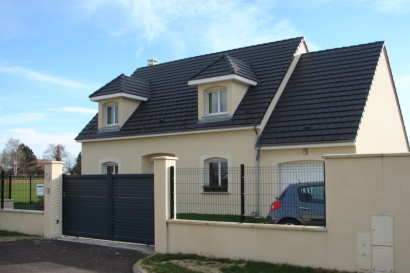 Maison traditionnelle avec combles livrée