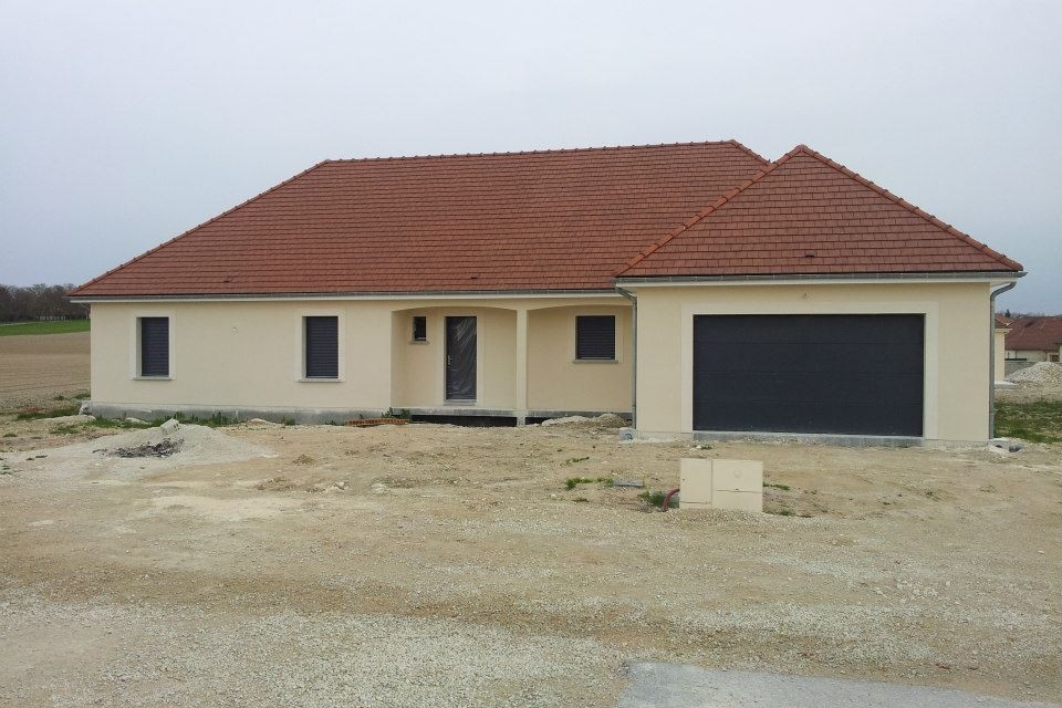 Maison traditionnelle de plain-pied livrée