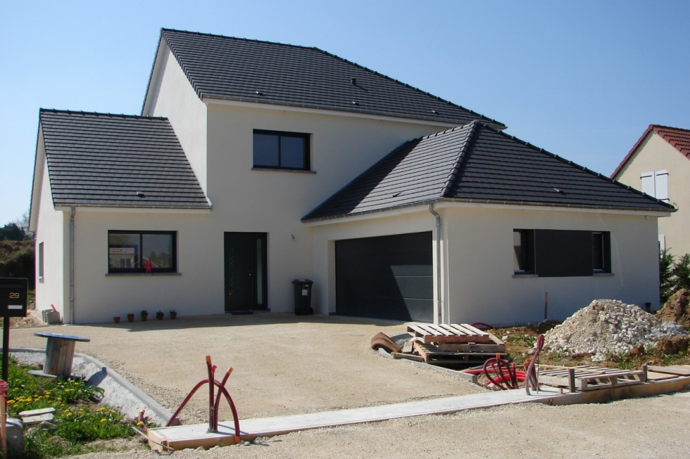 Maison sur-mesure livrée vue de face