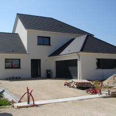 Maison sur-mesure livrée vue de face