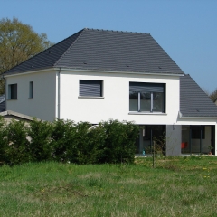 Maison sur-mesure livrée vue de derrière